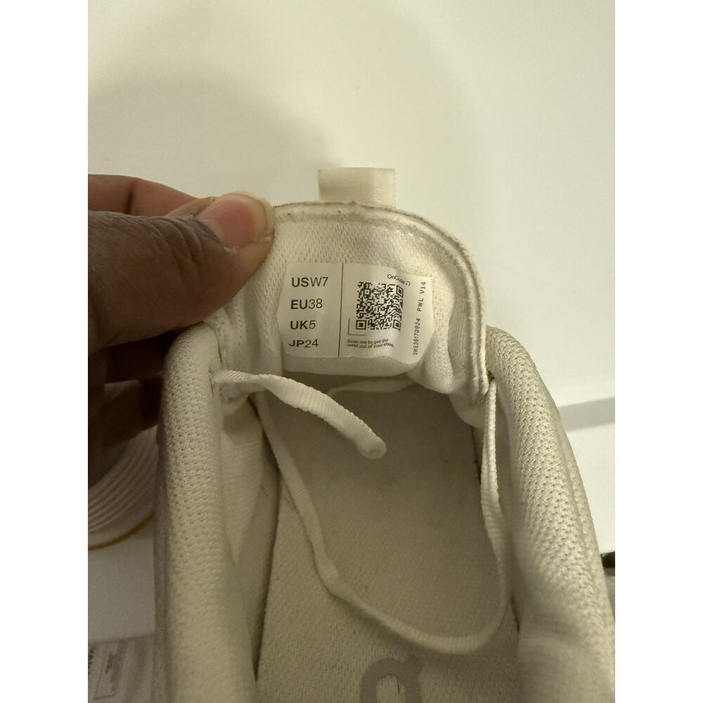 Women's On Cloudnova Form 2, White/Ivory, 7 B Medium US - Picture 9 of 10